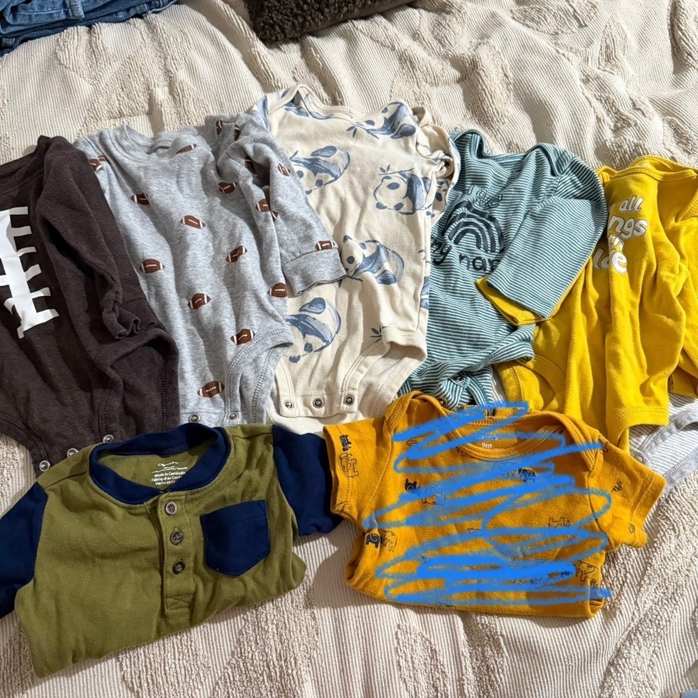 Cute Carters Baby Onesie lot 7 items football pandas spring summer fall 9months